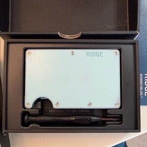 Ridge Minimalist Slim Wallet in Sea Glass